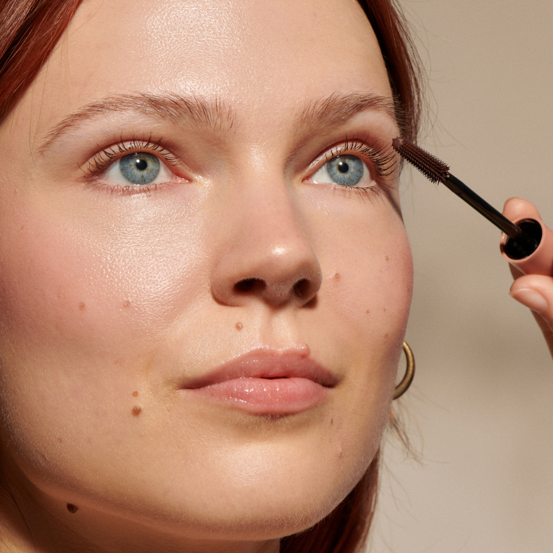Mother of Lashes Mascara – Volumizing and Lengthening Lash Enhancer for Stunning Eyes