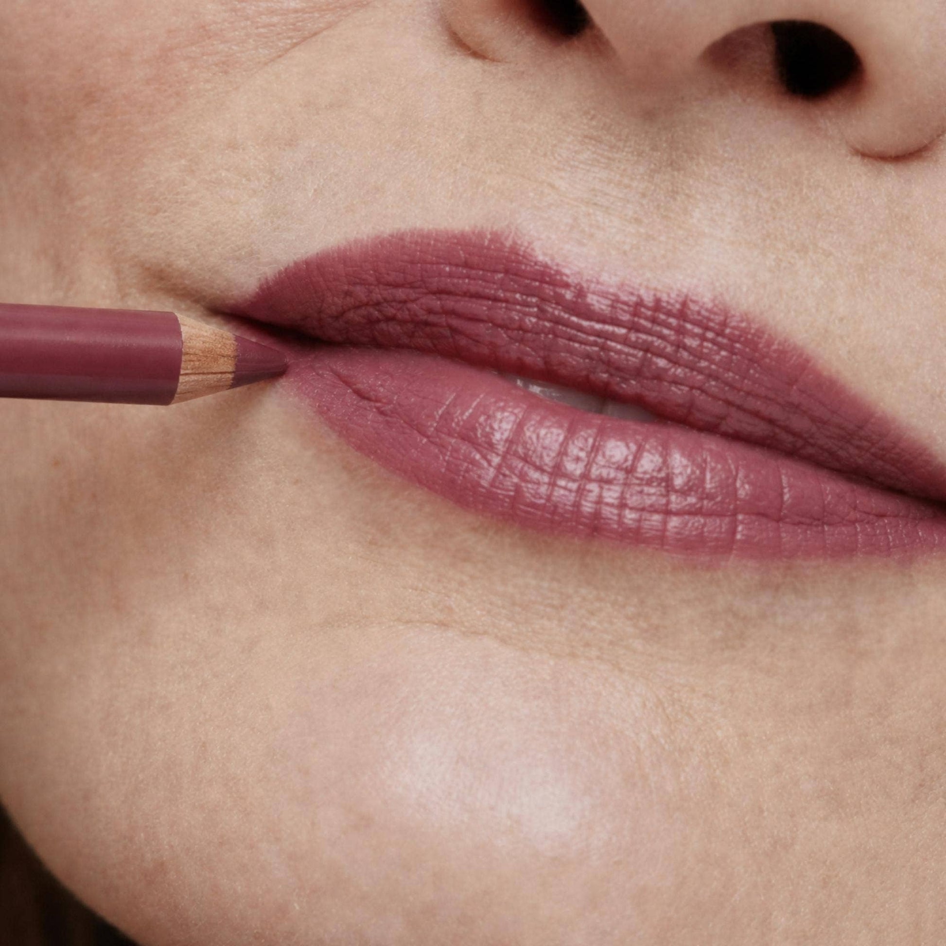 Vegan Lip Liner Fitglow Beauty