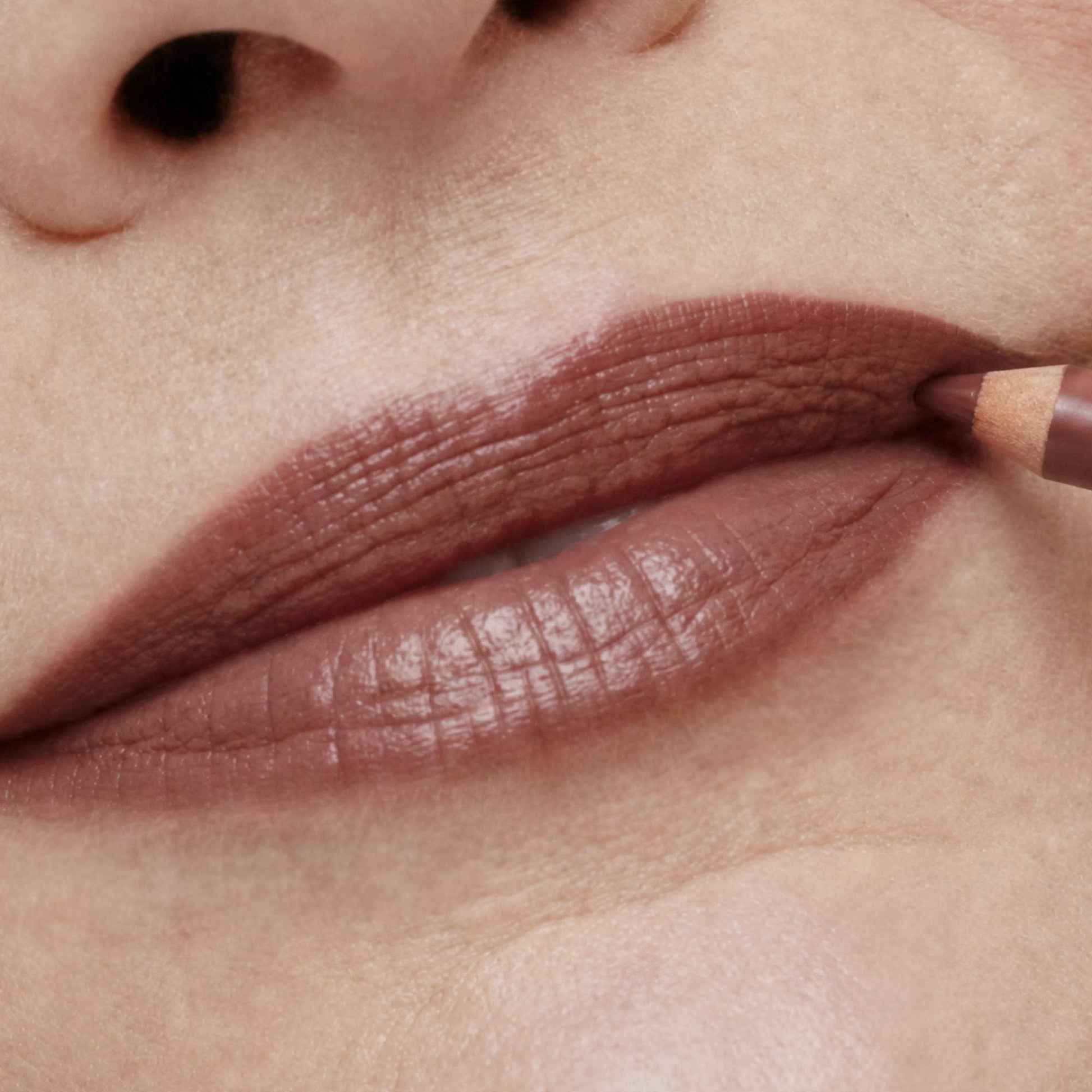 Vegan Lip Liner Fitglow Beauty